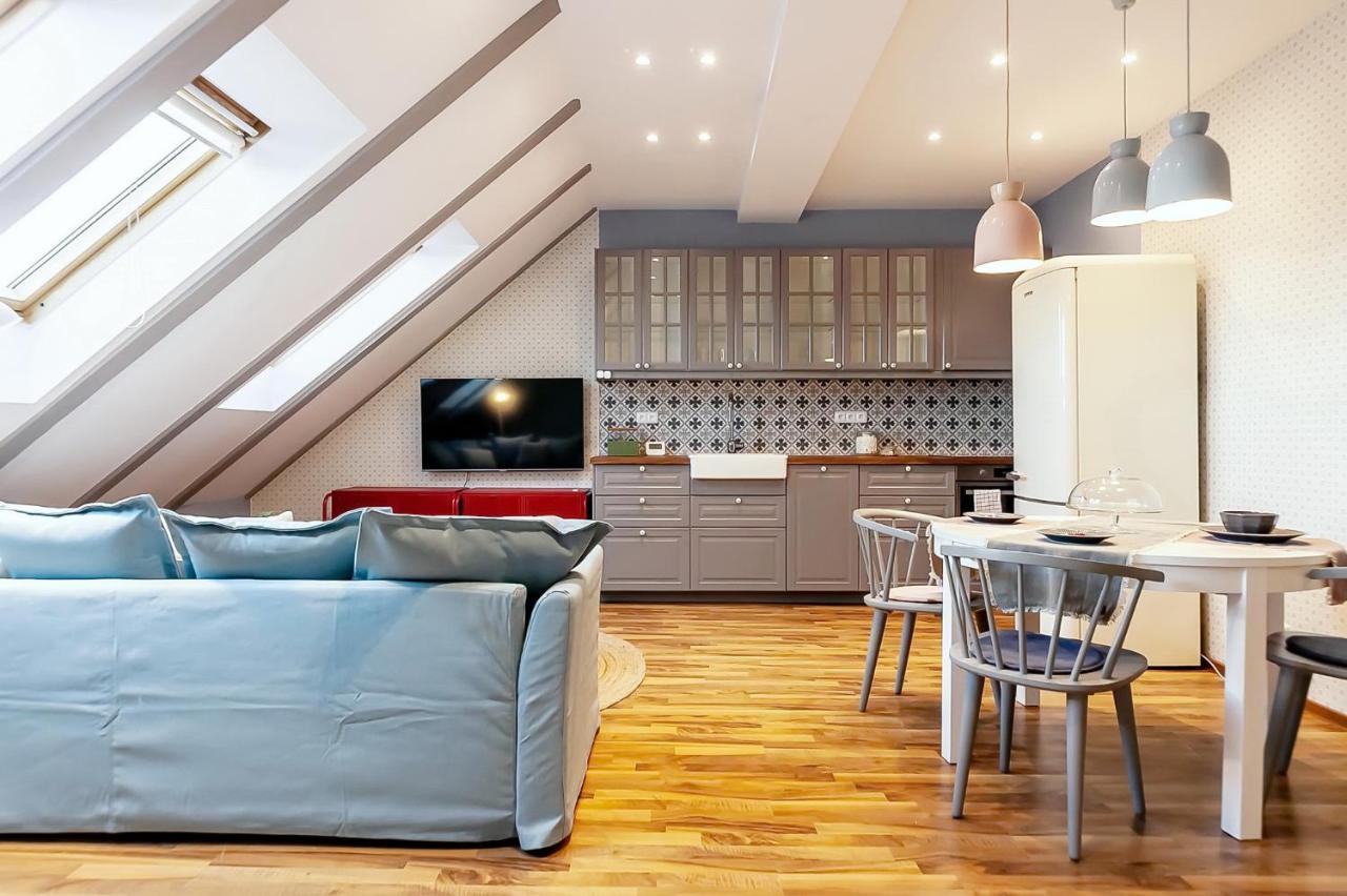 Attic Apartment On Waterfront / View / Netflix ปราก ภายนอก รูปภาพ
