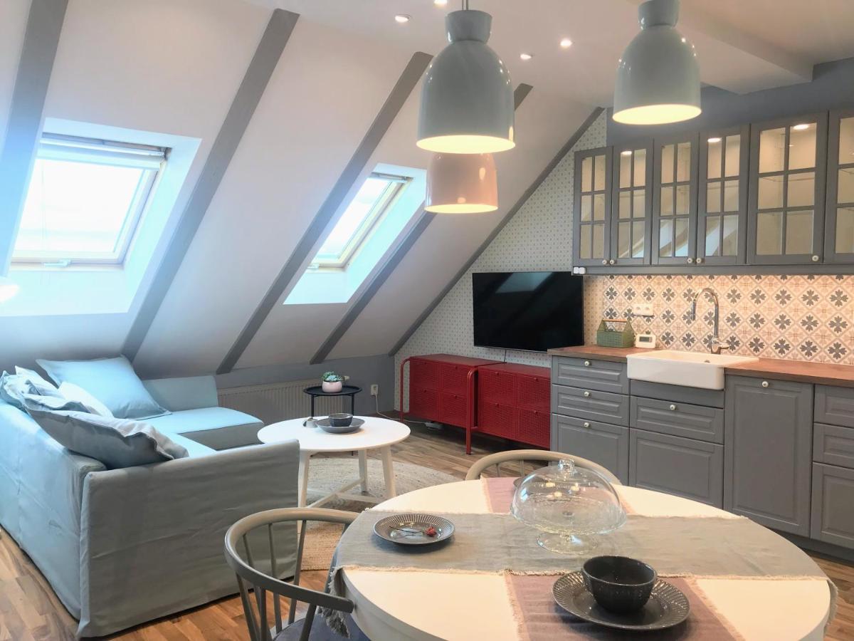 Attic Apartment On Waterfront / View / Netflix ปราก ภายนอก รูปภาพ